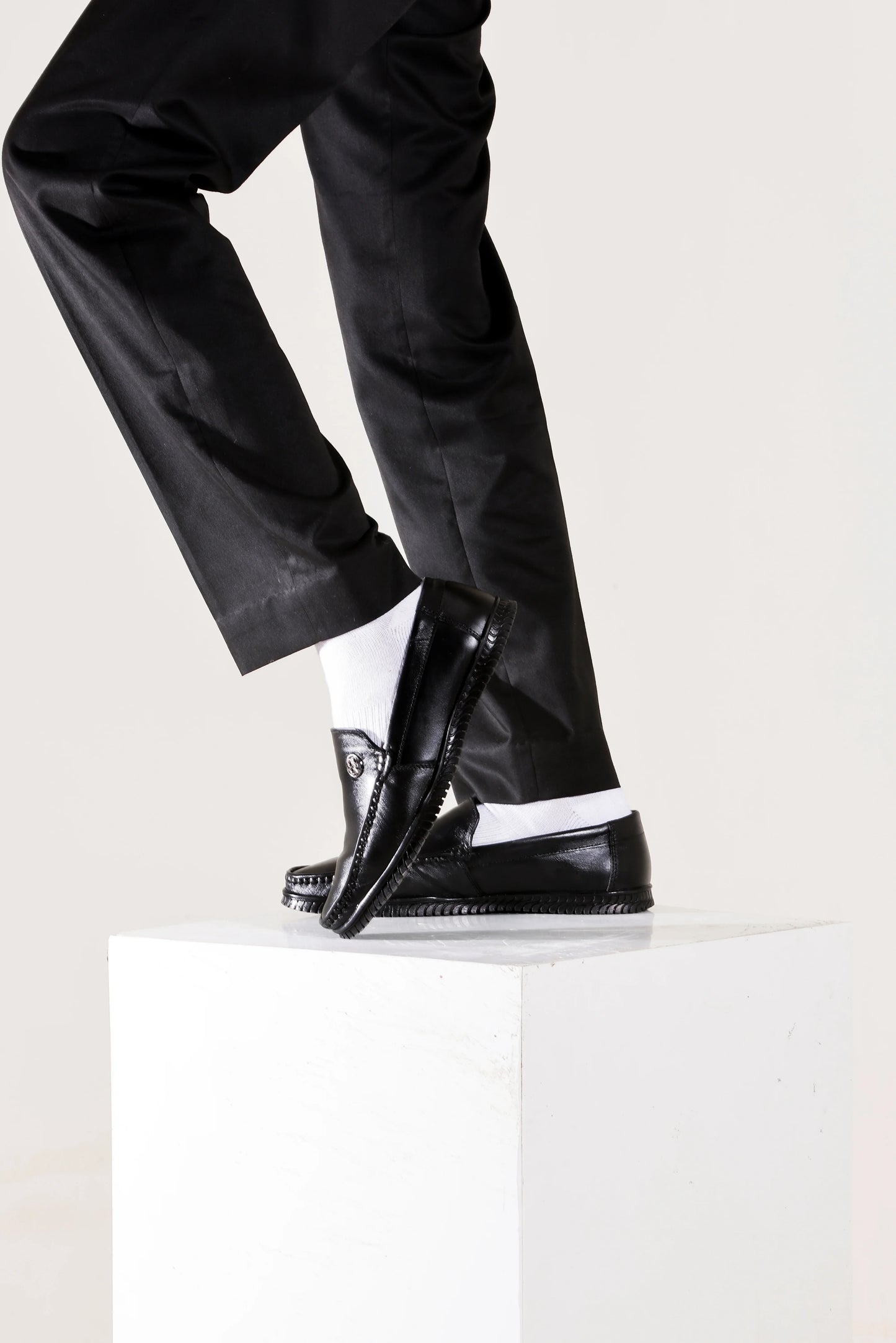 Men Black Leather Loafer - obotoriginal